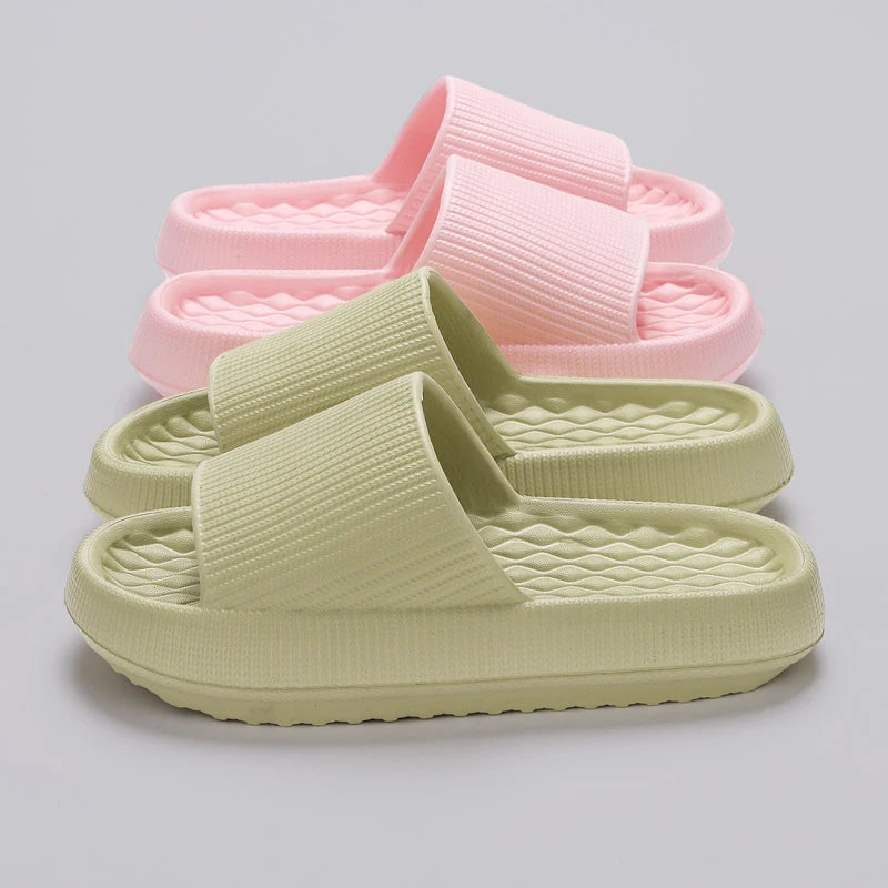 Thick Bottom Cloud Slippers Women Summer 2024 Lightweight Soft Sole Platform Sandals Woman Casual Non-Slip Beach Shoes Slides