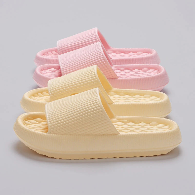 Thick Bottom Cloud Slippers Women Summer 2024 Lightweight Soft Sole Platform Sandals Woman Casual Non-Slip Beach Shoes Slides