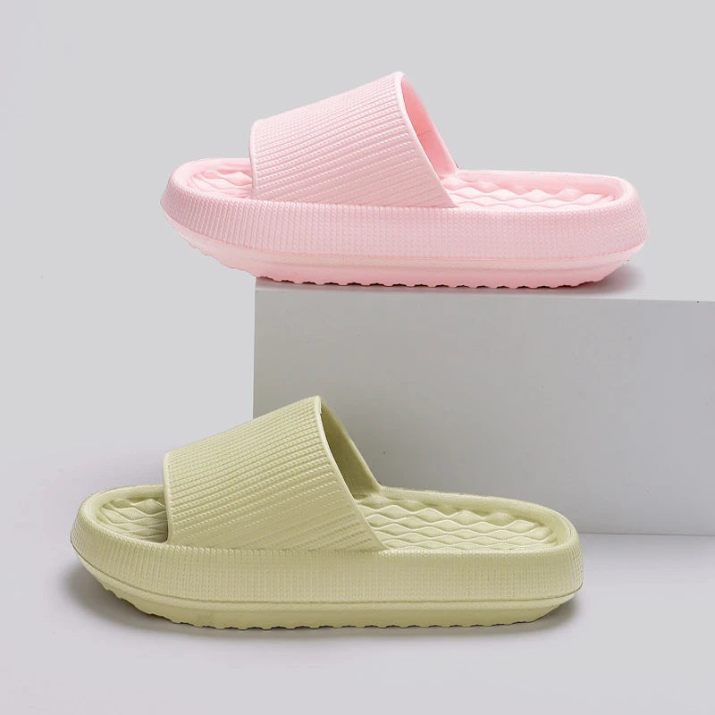 Thick Bottom Cloud Slippers Women Summer 2024 Lightweight Soft Sole Platform Sandals Woman Casual Non-Slip Beach Shoes Slides